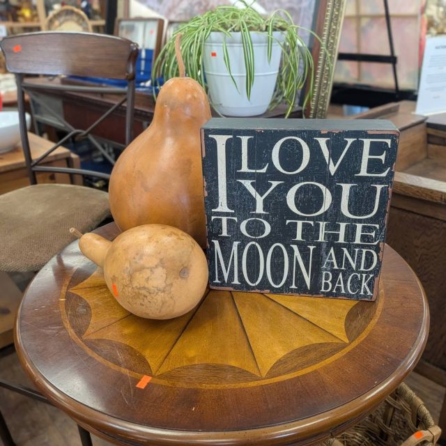 Did you know Cochrane Home Treasures is open seven days a week? With expanded store hours and donations arriving daily, we carry a great selection of gently used, preloved goods for your house and home! Whether you've just moved or your home needs a new look, come on by and check out our store for those must-haves while supporting your local community 💫

Donation Hours: 
Monday/Tuesday/Saturday/Sunday 10am until 4pm
Wednesday/Thursday/Friday 10am until 7pm 

Store Hours: 
Monday/Tuesday/Saturday/Sunday 10am-5pm
Wednesday/Thursday/Friday 10am until 8pm 

Closed on all Statutory holidays
